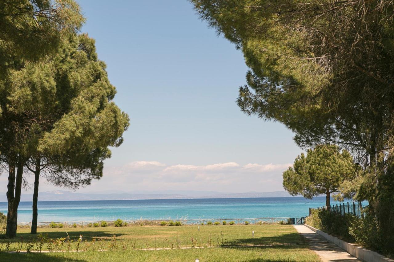 #Flh - Amalthia & Αthena Beachfront Houses In Pefkohori Exterior photo